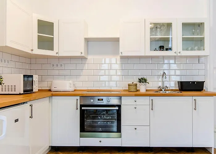 Cozy 2 Bedroom Apartment In Terez Boulevard.