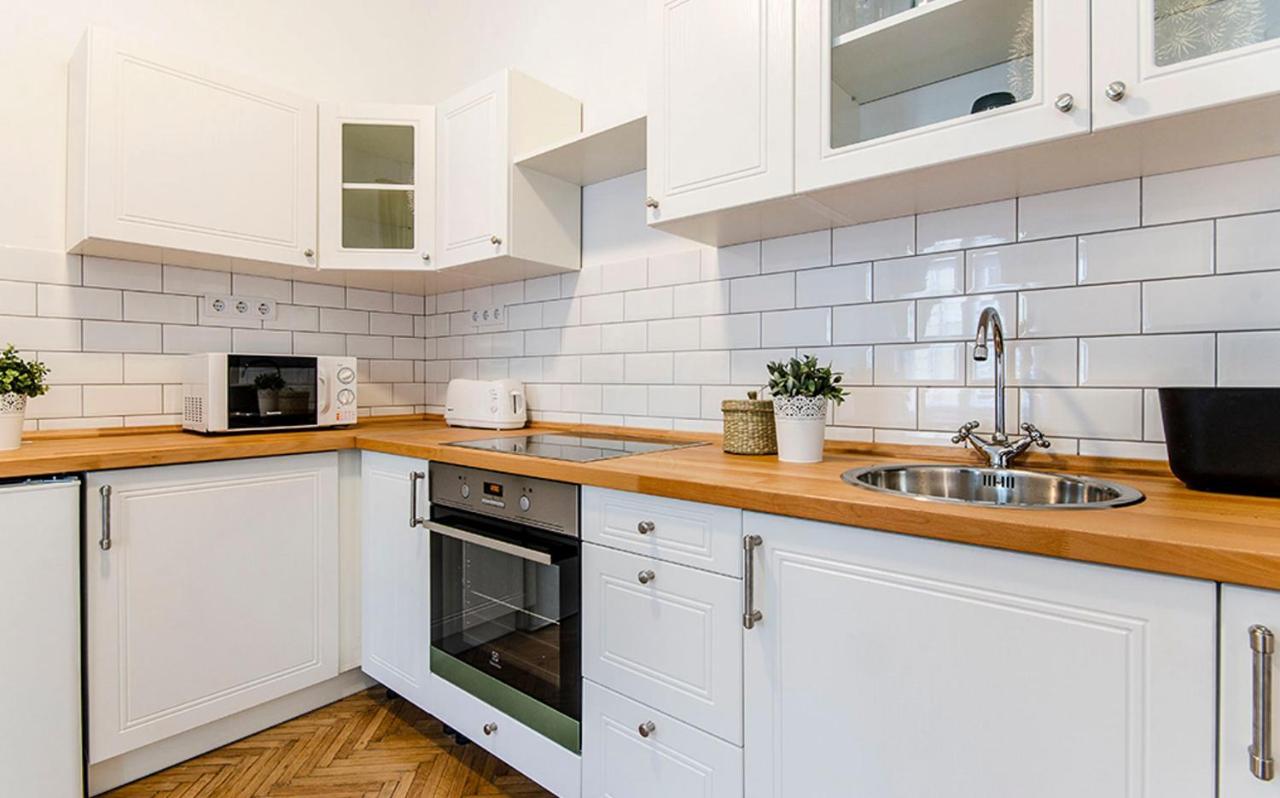 Apartmán Cozy 2 Bedroom In Terez Boulevard. *