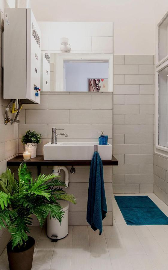 Cozy 2 Bedroom In Terez Boulevard. Apartmán *